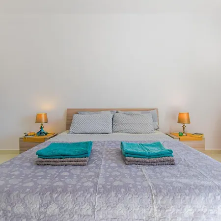 Appartement Brand New 3 Bdr 2 Bth Hb6
