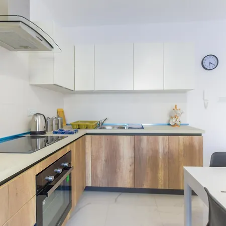 Brand New 3 Bdr 2 Bth Hb6 * St. Paul's Bay