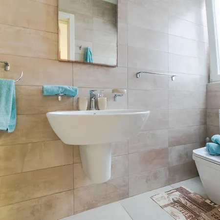 Appartamento Brand New 3 Bdr 2 Bth Hb6